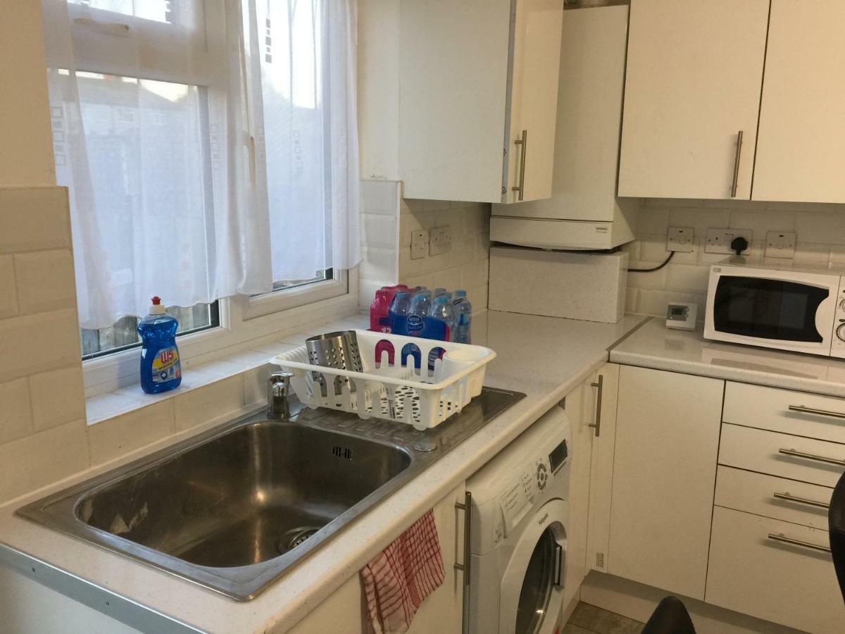 Abbey Wood Station Five Bedroom Self Contained House 외부 사진