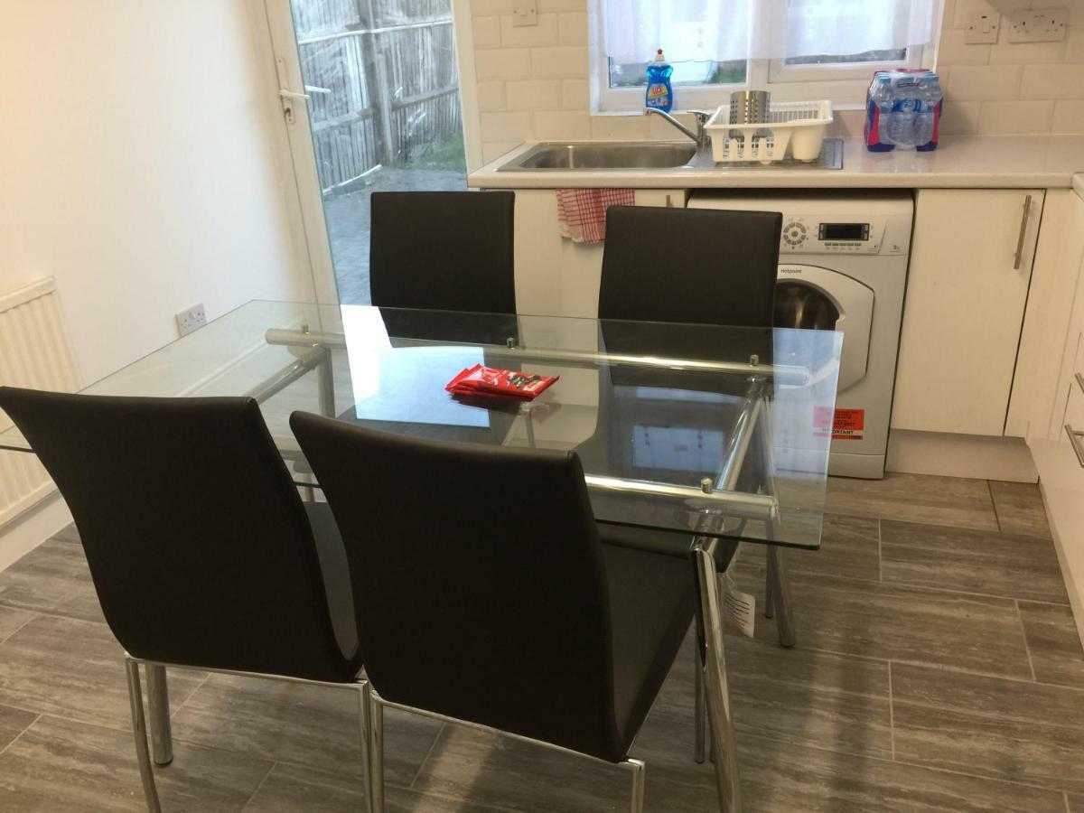 Abbey Wood Station Five Bedroom Self Contained House 외부 사진