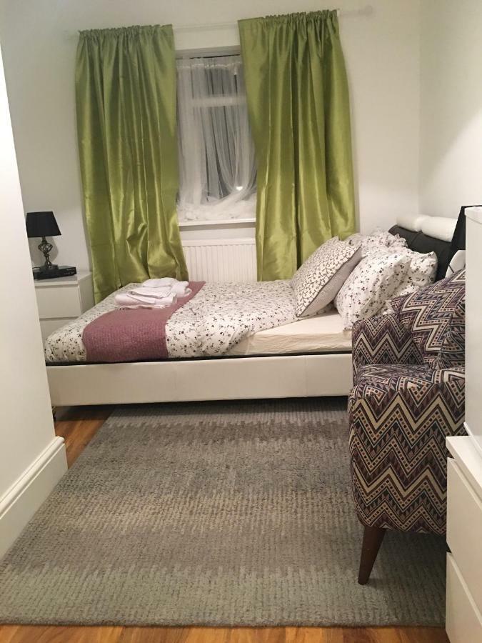 Abbey Wood Station Five Bedroom Self Contained House 외부 사진