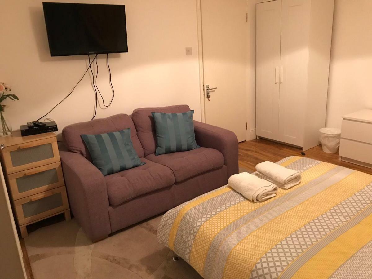 Abbey Wood Station Five Bedroom Self Contained House 외부 사진