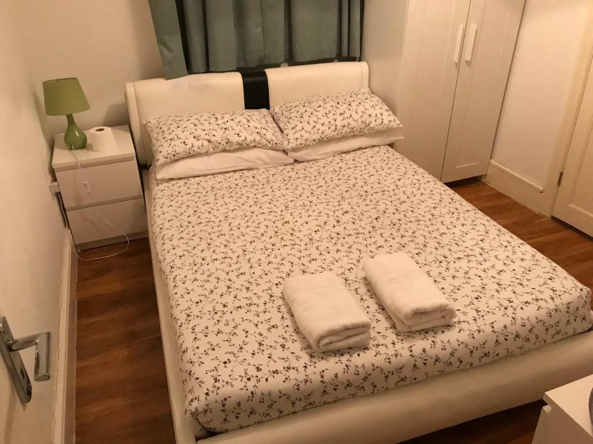 Abbey Wood Station Five Bedroom Self Contained House 외부 사진